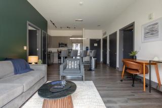 Landing Modern 2BD Courtyard Pool - 7