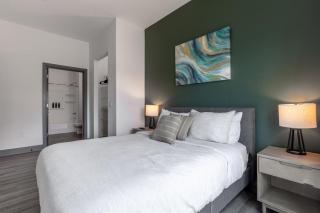 Landing Modern 2BD Courtyard Pool - 1