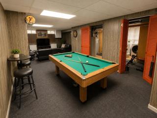 Spacious Family Retreat with Backyard & Basement - 8