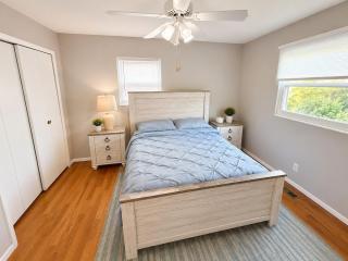 Spacious Family Retreat with Backyard & Basement - 7