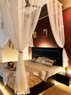 Luna Studio Cozy Boho Retreat with Canopy Bed - 9
