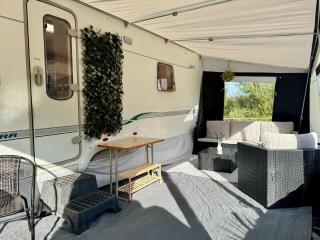 Luxury Caravan Scenic Views Exclusive Quarter Acre - 9