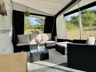 Luxury Caravan Scenic Views Exclusive Quarter Acre - 8