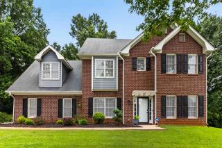 4BR Retreat with Office, Game Room, Deck and Huge Lawn! - 0