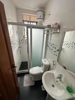Modern and Cozy 1BR Kampala, Fast Wi-Fi and Secure - 0