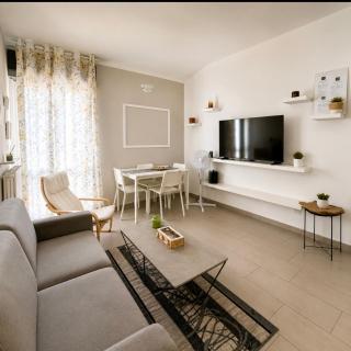 Private Room with Ensuite In Front of Saronno Station - 3