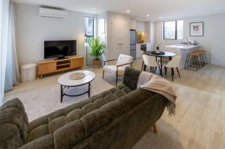 Luxe Central City 2 bedrooms plus Carpark - 2