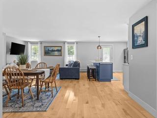 Chic 4-BR Newly Renovated Home 3Mins To Stowe for a Memorable Summer Getaway! - 0