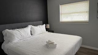 Anna Maria Island 4BR 2BA BBQ Mini Golf Sleep 16 - 6