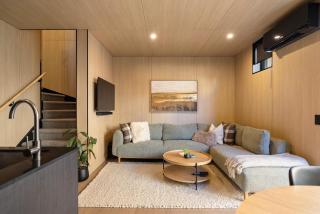 Raua Queenstown Villa - with parking - 0