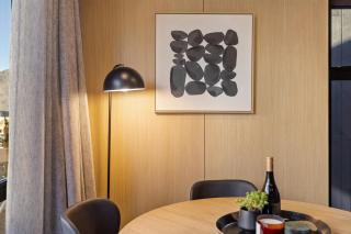 Raua Queenstown Villa - with parking - 1