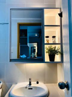 Seaview Hideaway - high floor with a sweeping ocean view - 5
