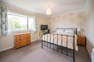 Spacious 3BR Retreat in Rendlesham - 2