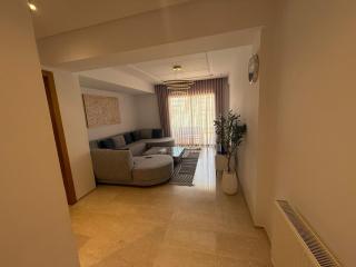 Luxury Apartment & Prime Location - 3