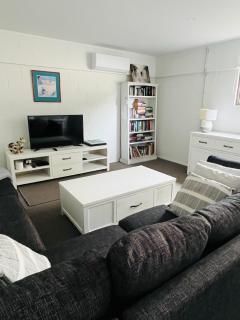 Waikaraka Beach, spacious & very comfortable - 0