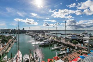 Sun Soaked Corner Apartment with Harbour View - 3