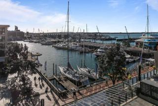 Elegant Waterfront Apartment with Harbour View - 4