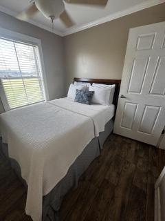 Red Leaf Cottages - 1