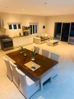 Modern 3BR Apartment Central Curaçao Near Beaches - 1