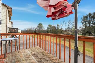 Townhouse with Pool Mins from Hard Rock and Racetrack - 9