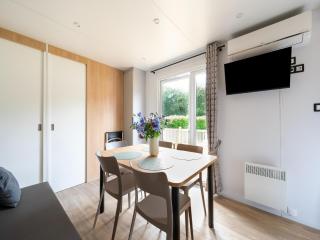 Nature-Rich Caravan Retreat for 6 - 5