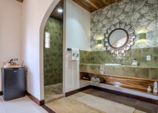 The Pineapple Suite at Oropel Lodge - 1