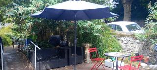 Small double self contained room central Torquay - 0