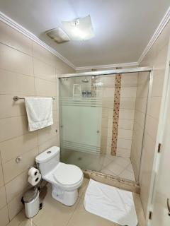 Suite amplia con vista panorámica al río con piscina RF1-605 - 9