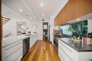 Alex Headland Haven - 3 Level Modern Retreat - 3