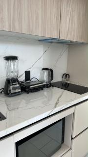 SUITE de estreno en Cielo - Balcón , Piscina semiolímpica, Hidromasaje ,Sauna, Gym, Juegos de mesa, Parqueadero - 2
