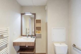 Quality Aparthotel Lyon L'Isle-d Abeau - 1