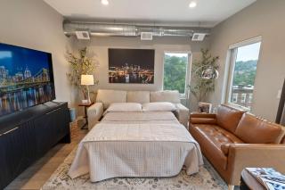 New Chic Condo in Pittsburgh - 1
