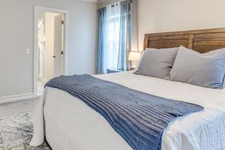 Midtown Home with 3 Full Baths Near Expo & TU - Enjoy the Covered Patio - 1