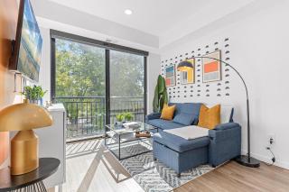 Modern 1BD Near DT & UMN Gym Street Parking - 9