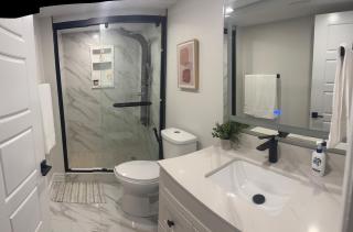 Modern 2BR Private Suite with Self Check-In Full Kitchen - 4