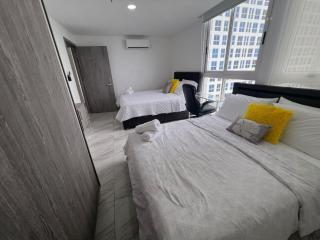 Balboa Avenue Sky Suites - 6