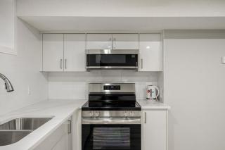 Cozy 5BD 3BA, Mins to DT, UoC, SAIT - 4