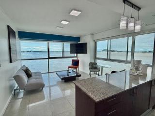 Suite con vista panorámica al río y jacuzzi RF2-306 - 0