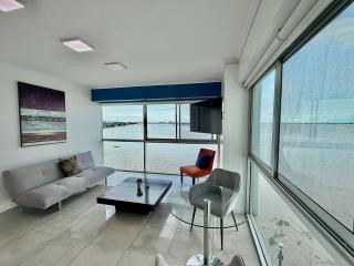 Suite con vista panorámica al río y jacuzzi RF2-306 - 8