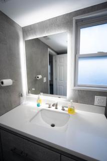 Modern Luxurious Home - 9