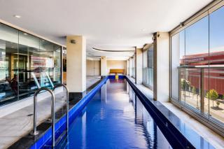 Luxe 3BR Penthouse North Terrace CBD, Parking & City Views - 1