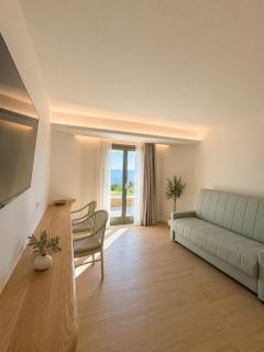 Niriides Sea View Luxury Suites, Brand New 2026 August - 4