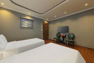 Premium Madelis Hotel - 3
