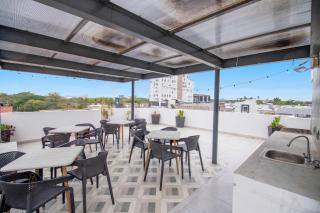 Modern Central Loft w Rooftop Deck BBQ & Views - 6