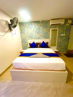 Hotel Cozy Inn - 3