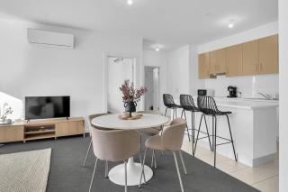 Lakeside Nook, Lightsview - 2