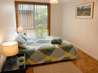 Quaint Hideaway - 6