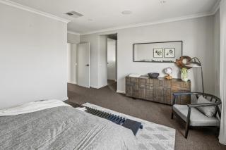 Werribee Gem Luxe Home Family Getaway 6Bed Netflix - 1
