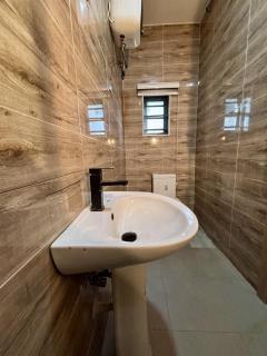 Modern getaway in Ajah - 9
