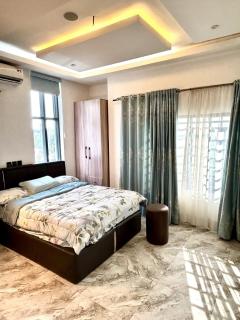 Modern getaway in Ajah - 3